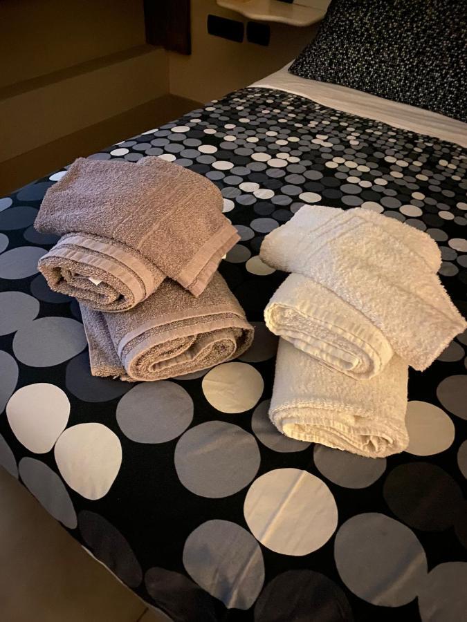 Two Sisters Suites Napoli Eksteriør bilde