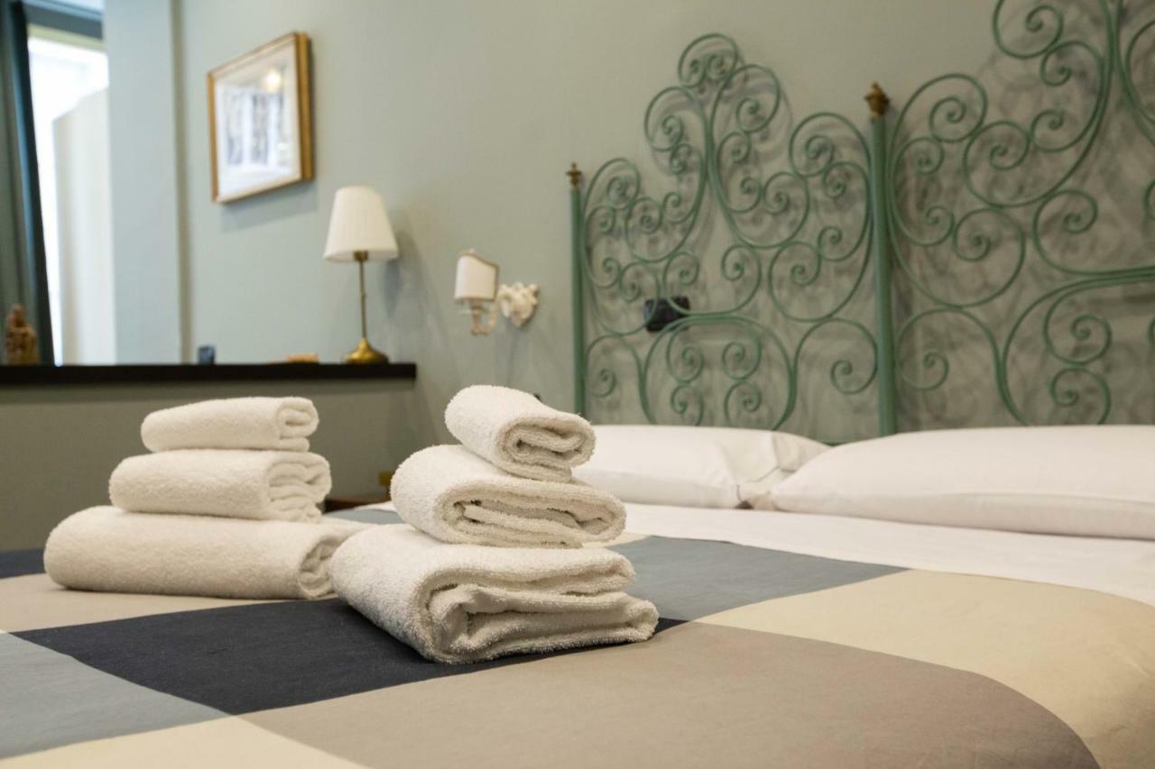 Two Sisters Suites Napoli Eksteriør bilde