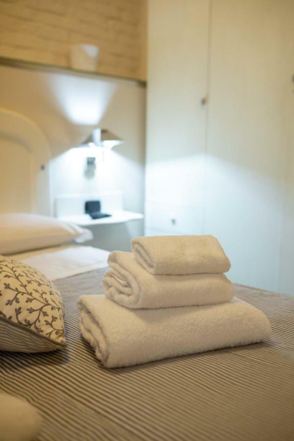 Two Sisters Suites Napoli Eksteriør bilde
